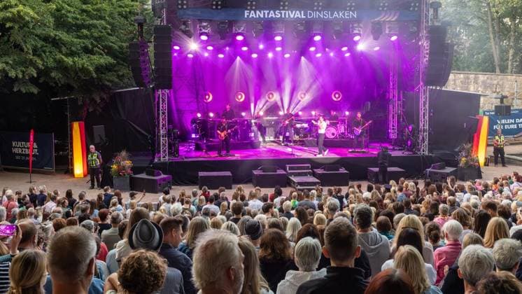 FANTASTIVAL - Max Giesinger ** NUR FÜR REDAKTIONELLE ZWECKE ** EDITORIAL USE ONLY **<p>Beim FANTASTIVAL Burgtheater bietet am Donnerstag, den 24.07.2026 Max Giesinger einen wunderbaren Abend voller Emotionen. Deutschland NRW Wesel Copyright: ErwinxPottgiesser *** FANTASTIVAL Max Giesinger ** FOR EDITORIAL USE ONLY ** EDITORIAL USE ONLY ** p At the FANTASTIVAL at the Burgtheater on Thursday, July 24, 2026, Max Giesinger will present a wonderful evening full of emotion. Germany, North Rhine-Westphalia, Wesel. Copyright ErwinxPottgiesser Copyright: ErwinxPottgiesser doc86v0n3tnocy18ea9ef7i ,EDITORIAL USE ONLY