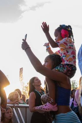 July 25, 2026, Corsham, Wiltshire, England: Barrington Levy, Jamaican Reggae legend, sings his hits to the crowds at WOMAD Festival in Corsham, Wiltshire. Corsham England  - ZUMAr169 20260725_zip_r169_011 Copyright: xRodxHarbinsonx