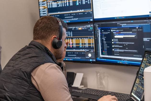 July 24, 2026, New York, New York, USA: A trader works on the floor of the New York Stock Exchange (NYSE) in New York, NY on July 24, 2026. New York USA  - ZUMAr339 20260724_znp_r339_012 Copyright: xLevxRadinx