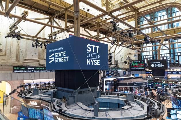 July 24, 2026, New York, New York, USA: Atmosphere as State Street (index STT) rings closing bell to celebrate Fearless Girl on the floor of the New York Stock Exchange (NYSE) in New York, NY on July 24, 2026. New York USA  - ZUMAr339 20260724_znp_r339_015 Copyright: xLevxRadinx