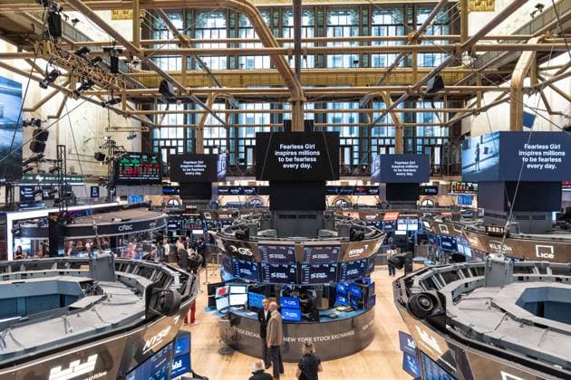 July 24, 2026, New York, New York, USA: Atmosphere as State Street (index STT) rings closing bell to celebrate Fearless Girl on the floor of the New York Stock Exchange (NYSE) in New York, NY on July 24, 2026. New York USA - ZUMAr339 20260724_znp_r339_014 Copyright: xLevxRadinx