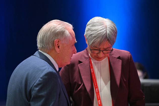 ALP NATIONAL CONFERENCE, Minister for Trade Don Farrell and Minister for Foreign Affairs Penny Wong during the 50th Australian Labor Party (ALP) national convention at the Adelaide Convention Centre, in Adelaide, Saturday, July 25, 2026. ( ADELAIDE SOUTH AUSTRALIA AUSTRALIA  Copyright: xMICKxTSIKASx 20260725169207099795