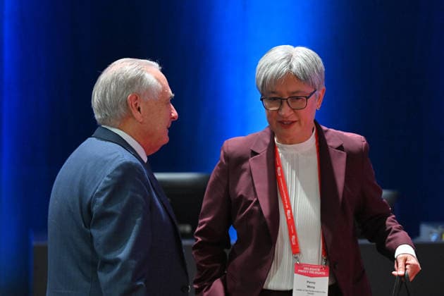 ALP NATIONAL CONFERENCE, Minister for Trade Don Farrell and Minister for Foreign Affairs Penny Wong during the 50th Australian Labor Party (ALP) national convention at the Adelaide Convention Centre, in Adelaide, Saturday, July 25, 2026. ( ADELAIDE SOUTH AUSTRALIA AUSTRALIA  Copyright: xMICKxTSIKASx 20260725193988961989