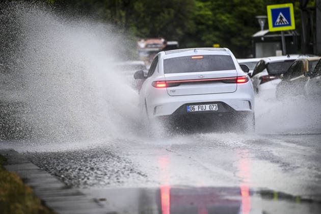 Heavy rainfall causes localized flooding in Turkiye s capital Ankara during summer ANKARA, TURKIYE – JULY 25: Vehicles drive through a submerged street following heavy rainfall during summer in Ankara, Turkiye, on July 25, 2026. Heavy rain triggered localized flooding on several roads, causing traffic disruptions across the city. Utku Uçrak Anadolu Ankara Turkey. Editorial use only. Please get in touch for any other usage.  Copyright: x2026xAnadoluxUtkuxUcrakx