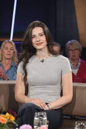 Mathilda Ruby Möstl, Tochter von Model Franziska Knuppe, zu Gast in der NDR Talk Show, Fototermin am 12.6.2026, Ausstrahlung der Sendung am 24.7.2026 im 3. Programm des NDR Fernsehen, Fernsehstudio Hamburg Lokstedt *** Mathilda Ruby Möstl, daughter of model Franziska Knuppe, guest on the NDR Talk Show; photo shoot on June 12, 2026; the show will air on July 24, 2026, on NDR Television’s Channel 3; Hamburg Lokstedt TV studio