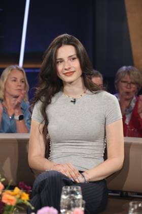 Mathilda Ruby Möstl, Tochter von Model Franziska Knuppe, zu Gast in der NDR Talk Show, Fototermin am 12.6.2026, Ausstrahlung der Sendung am 24.7.2026 im 3. Programm des NDR Fernsehen, Fernsehstudio Hamburg Lokstedt *** Mathilda Ruby Möstl, daughter of model Franziska Knuppe, guest on the NDR Talk Show; photo shoot on June 12, 2026; the show will air on July 24, 2026, on NDR Television’s Channel 3; Hamburg Lokstedt TV studio