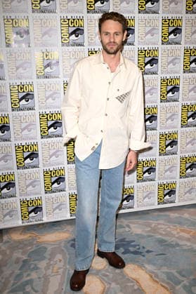 Charlie Vickers beim Photocall zur 3. Sfaffel der Amazon Prime Video Serie The Lord Of The Rings: The Rings Of Power Der Herr der Ringe: Die Ringe der Macht auf der San Diego Comic-Con International 2026 im Hilton Bayfront Hotel. San Diego, 24.07.2026 *** Charlie Vickers at the photocall for Season 3 of the Amazon Prime Video series *The Lord of the Rings: The Rings of Power* at San Diego Comic-Con International 2026 at the Hilton Bayfront Hotel in San Diego, July 24, 2026 Foto:xD.xStarbuckx xFuturexImagex rings_6704