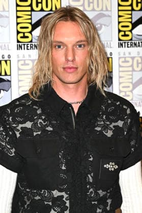 Jamie Campbell Bower beim Photocall zur 3. Sfaffel der Amazon Prime Video Serie The Lord Of The Rings: The Rings Of Power Der Herr der Ringe: Die Ringe der Macht auf der San Diego Comic-Con International 2026 im Hilton Bayfront Hotel. San Diego, 24.07.2026 *** Jamie Campbell Bower at the photocall for Season 3 of the Amazon Prime Video series *The Lord of the Rings: The Rings of Power* at San Diego Comic-Con International 2026 at the Hilton Bayfront Hotel in San Diego, July 24, 2026 Foto:xD.xStarbuckx xFuturexImagex rings_6712