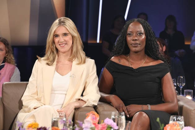 Katjana Gerz und Anna Dushime, Podcasterinnen und Moderatorinnen, zu Gast in der NDR Talk Show, Fototermin am 12.6.2026, Ausstrahlung der Sendung am 24.7.2026 im 3. Programm des NDR Fernsehen, Fernsehstudio Hamburg Lokstedt *** Katjana Gerz and Anna Dushime, podcasters and hosts, appeared as guests on the NDR Talk Show; photo op on June 12, 2026; the episode aired on July 24, 2026, on NDR Television’s Channel 3; Hamburg Lokstedt TV studio