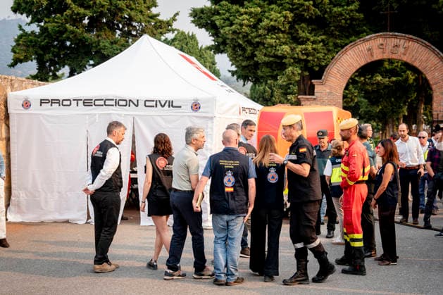 Sánchez Visits the Forward Command Post in Cenicientos, Madrid: Prime Minister Pedro Sánchez visits the Forward Command Post in the area affected by the forest fires in the western mountains on July 25, 2026, in Cenicientos, Madrid, Spain. Sánchez visits the FCP and attends the meeting of the State Committee for Coordination and Management of the State Emergency Plan (CECOD), where the progress of the fires in the central part of the country will be assessed. July 25, 2026, in Cenicientos, Madrid, Spain.  Copyright: xA.xPÃ rezxMecax 7686802