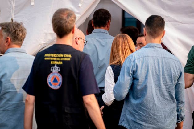 Sánchez Visits the Forward Command Post in Cenicientos, Madrid: Prime Minister Pedro Sánchez visits the Forward Command Post in the area affected by the forest fires in the western mountains on July 25, 2026, in Cenicientos, Madrid, Spain. Sánchez visits the FCP and attends the meeting of the State Committee for Coordination and Management of the State Emergency Plan (CECOD), where the progress of the fires in the central part of the country will be assessed. July 25, 2026, in Cenicientos, Madrid, Spain.  Copyright: xA.xPÃ rezxMecax 7686807