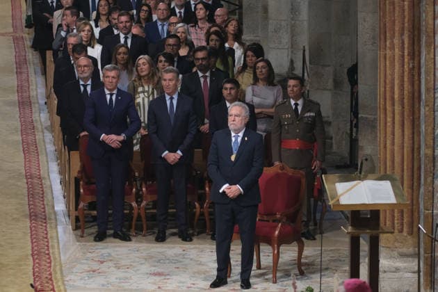 Offering to St. James the Apostle on Galicia Day The president of the Popular Party, Alberto Núnez Feijóo 2i , the president of the Xunta de Galicia and of the Galician PP, Alfonso Rueda i, and the president of the Galician Parliament, Miguel Ángel Santalices c, during the traditional offering to the Apostle on July 25, 2026, in Santiago de Compostela, A Coruna, Galicia, Spain. July 25, the feast day of St. James the Apostle, is also Galicia’s National Day (Día da Patria Galega) and the highlight of the Feast of the Apostle in Santiago de Compostela. Every year, one of the central events is the Offering to St. James the Apostle, a religious and civic ceremony that brings together officials, the faithful, and pilgrims, and symbolizes the pl  Copyright: xCÃ sarxArxinax 7686875