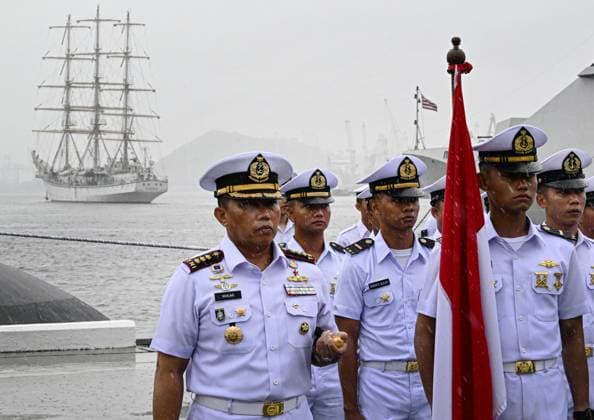 Russia Indonesia Naval Exercise 9211464 25.07.2026 Chief of Staff of the Indonesian Navy, Admiral Muhammad Ali, and Indonesian sailors line up during the opening ceremony of the second Russian-Indonesian Orruda 2026 drills for the Indonesian frigate Gusti Ngurah Rai, which arrived to participate in the bilateral exercise with the Russian Navy at the Pacific Fleet s naval base in Vladivostok, Russia. Vitaliy Ankov Sputnik Vladivostok Primorye Territory Russia  Copyright: xVitaliyxAnkovx
