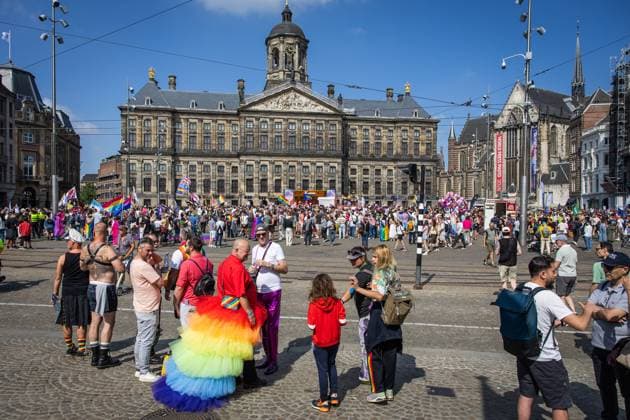 AMSTERDAM - Participants in the 13th edition of the Pride Walk are gathering at Dam Square. With the walk, they are calling attention to equal rights for LGBTQ+ people worldwide. DINGENA MOL ANP netherlands out - belgium out  Copyright: xx x564250184x originalFilename: 564250184.jpg