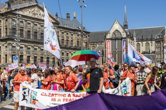 AMSTERDAM - Participants in the 13th edition of the Pride Walk are walking through the center of Amsterdam. With the walk, they are calling attention to equal rights for LGBTQ+ people worldwide. DINGENA MOL ANP netherlands out - belgium out  Copyright: xx x564253950x originalFilename: 564253950.jpg