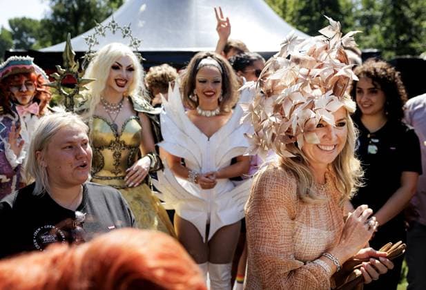 AMSTERDAM - Queen Maxima during a tour of Pride Park in the Vondelpark prior to the official opening of WorldPride 2026. Amsterdam is the host city of WorldPride because it has been 25 years since the first same-sex marriage was performed there. RAMON VAN FLYMEN ANP netherlands out - belgium out  Copyright: xx x564261181x originalFilename: 564261181.jpg