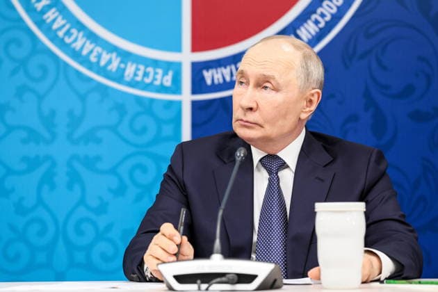 RUSSIA, OMSK - JULY 25, 2026: Russia s President Vladimir Putin during a plenary meeting at the 22nd Forum of Interregional Cooperation between Russia and Kazakhstan Omsk Russia  - ZUMAt113 20260725_zaa_t113_156 Copyright: xSergeixSavostyanovx