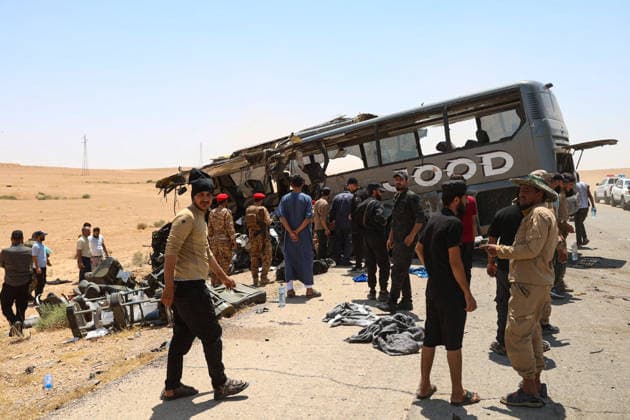 35 killed, 30 injured in central Syria bus collision DAMASCUS, SYRIA - JULY 25: Teams conduct an investigation and continue their work at the scene of the accident where two passenger buses collided on the Deir ez-Zor–Damascus highway in central Syria on July 25, 2026. At least 35 people were killed and 30 others injured Saturday when two passenger buses collided on the Deir ez-Zor–Damascus highway in central Syria, according to the Health Ministry. Abdulkerim el-Selim Anadolu Damascus Syria. Editorial use only. Please get in touch for any other usage.  Copyright: x2026xAnadoluxAbdulkerimxel-Selimx