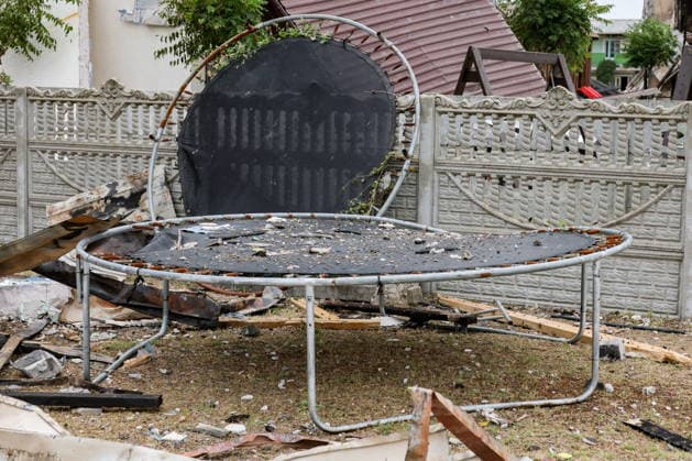 RUSSIA, ZAPOROZHYE REGION - JULY 25, 2026: The aftermath of a Ukrainian military strike on holiday parks in Kirillovka. According to recent reports, the strike killed 8 people and injured 14 Russia  - ZUMAt113 20260725_zaa_t113_204 Copyright: xAlexanderxPolegenkox