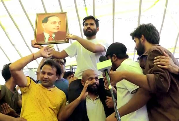 RECORD DATE NOT STATED CJP Founder Abhijeet Dipke speaks to the media after Union Education Minister Dharmendra Pradhan s resignation New Delhi, Jul 25 (ANI): Cockroach Janta Party, founder Abhijeet Dipke, and others celebrate at the protest site after Union Education Minister Dharmendra Pradhan resigns from his post, at Jantar Mantar, in New Delhi on Saturday. (ANI Video Grab) New Delhi Delhi India Copyright: xANIx ANI_20260725165