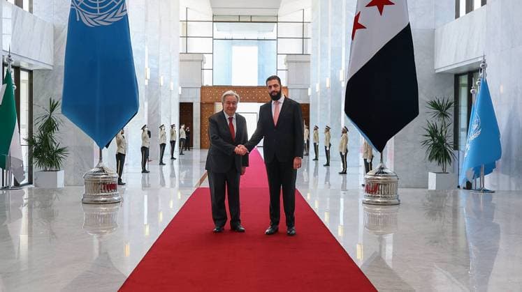 News Bilder des Tages Syrian president receives UN chief at People s Palace in Damascus Syrian President Ahmed al-Sharaa receives United Nations Secretary-General Antonio Guterres at the People s Palace in Damascus, Syria, on July 25, 2026. Syrian Minister of Foreign Affairs and Expatriates Asaad al-Shaibani and several officials attended the meeting, which focused on issues of mutual interest. Photo by Syrian Presidency apaimages Syria Syria Syrian Arab Republic 250726_Syria_SPO_00(8) Copyright: xapaimagesxSyrianxPresidencyx xapaimagesx