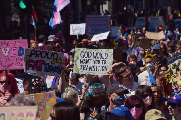 July 25, 2026, London, England, United Kingdom: Thousands of people pass through Regent Street during Trans Pride 2026. London United Kingdom  - ZUMAv130 20260725_zip_v130_025 Copyright: xVukxValcicx