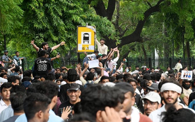 CJP Supporters Celebrate near Jantar Mantar After Dharmendra Pradhan s Resignation in New Delhi New Delhi, Jul 25 (ANI): CJP supporters celebrate near Jantar Mantar after Union Education Minister Dharmendra Pradhan resigns from his post, in New Delhi on Saturday. New Delhi Delhi India Copyright: xANIx ANI_20260725415