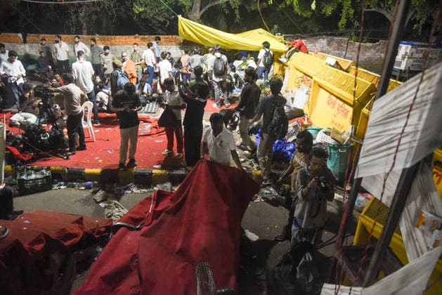 People vacate the protest site after CJP protest concludes New Delhi, Jul 25 (ANI): People vacate the protest site after CJP protest concludes, at Jantar Mantar in New Delhi on Saturday. New Delhi Delhi India Copyright: xANIx ANI_20260725494
