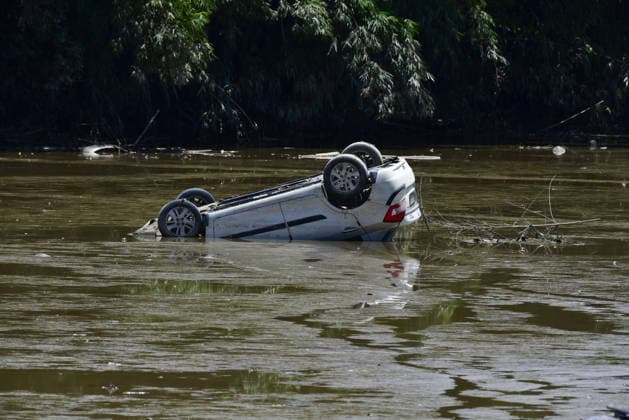 Aftermath of the flood in India s Sivasagar SIVASAGAR,INDIA-JULY 25: Vehicle swept away by floodwaters remains partially submerged in muddy water in Sivasagar, Assam, India, on Saturday, July 25, 2026. Hafiz Ahmed Anadolu Sivasagar India. Editorial use only. Please get in touch for any other usage.  Copyright: x2026xAnadoluxHafizxAhmedx