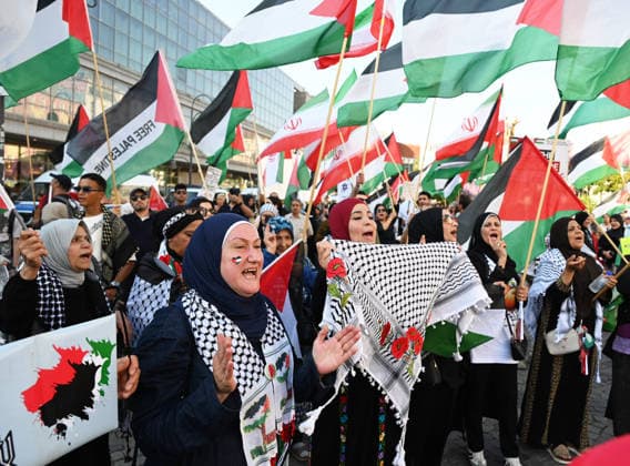 Pro-Palestinian rally in Berlin BERLIN, GERMANY - JULY 25: People take part in a pro-Palestinian demonstration in solidarity with Palestinians in central Berlin, Germany, on July 25, 2026. Volodymyr Sindieiev Anadolu Berlin Germany. Editorial use only. Please get in touch for any other usage.  Copyright: x2026xAnadoluxVolodymyrxSindieievx