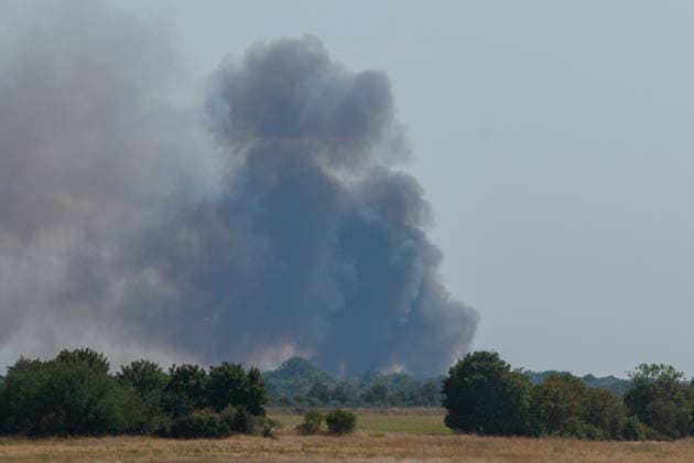 25.07.2026 Feldbrand bei Wadendorf Zörbig Anhalt-Bitterfeld Sachen-Anhalt Zwei Feldbrände bei Wadendorf sind bereits von Thurland aus gut sichtbar. Zörbig Sachsen-Anhalt Deutschland *** July 25, 2026 Field fire near Wadendorf, Zörbig, Anhalt-Bitterfeld, Saxony-Anhalt Two field fires near Wadendorf are already clearly visible from Thurland, Zörbig, Saxony-Anhalt, Germany