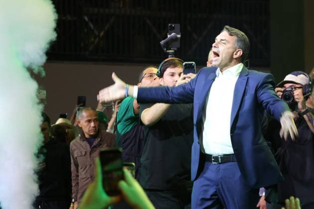 RECORD DATE NOT STATED The party officially nominates Flavio Bolsonaro as its candidate for president of the republic in the 2026 elections. Sao Paulo (SP), July 25, 2026 Politics PL National Convention - Flavio Bolsonaro, son chosen by former president Jair Messias Bolsonaro to represent him in the next elections, during the national convention of the Liberal Party (PL). The event is attended by Valdemar da Costa Neto, in support of the senator, officially nominated as the party s candidate for president of the republic in the 2026 elections. The event is attended by political leaders, including the governor of Sao Paulo, Tarcisio de Freitas, and the mayor of the capital of Sao Paulo, Ricardo Nunes. The convention is being held at Mercado Pago Hall (Arena  Copyright: xLecoxVianax
