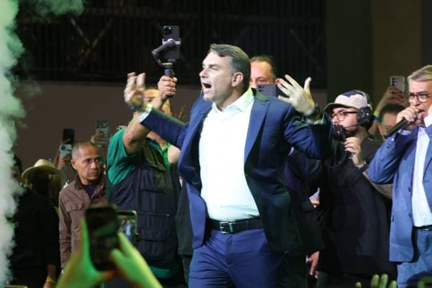 RECORD DATE NOT STATED The party officially nominates Flavio Bolsonaro as its candidate for president of the republic in the 2026 elections. Sao Paulo (SP), July 25, 2026 Politics PL National Convention - Flavio Bolsonaro, son chosen by former president Jair Messias Bolsonaro to represent him in the next elections, during the national convention of the Liberal Party (PL). The event is attended by Valdemar da Costa Neto, in support of the senator, officially nominated as the party s candidate for president of the republic in the 2026 elections. The event is attended by political leaders, including the governor of Sao Paulo, Tarcisio de Freitas, and the mayor of the capital of Sao Paulo, Ricardo Nunes. The convention is being held at Mercado Pago Hall (Arena  Copyright: xLecoxVianax