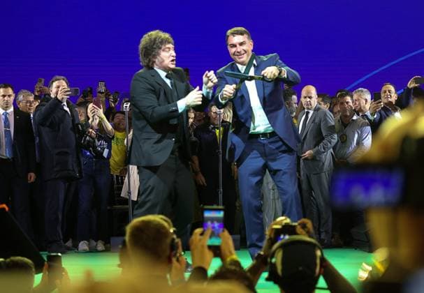 RECORD DATE NOT STATED The party officially nominates Flavio Bolsonaro as its candidate for president of the republic in the 2026 elections. Sao Paulo (SP), July 25, 2026 Politics PL National Convention The President of Argentina, Javier Milei, participated this Saturday (25) in the national convention of the Liberal Party (PL), held at Mercado Pago Hall (Arena Pacaembu), in Sao Paulo. Alongside Senator Flavio Bolsonaro, officially nominated as the party s candidate for president of the republic in the 2026 elections, Milei attended the event and participated in the program alongside political leaders, including the Governor of Sao Paulo, Tarcisio de Freitas, and the Mayor of the capital of Sao Paulo, Ricardo Nunes. The presence of the Argentine preside  Copyright: xLecoxVianax