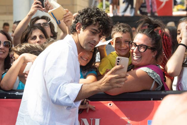 56th Giffoni Film Festival - Je so Pazzo Photocall Massimiliano Caiazzo attends the photocall for the film Je So Pazzo during the 56th Giffoni Film Festival in Giffoni Valle Piana, Italy on July 25, 2026. Photo by Andrea Bracaglia ABACAPRESS.COM Giffoni Valle Piana Italy Italy  Copyright: xBracagliaxAndrea ABACAx