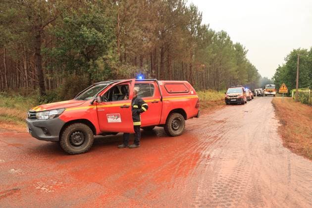 RECORD DATE NOT STATED Fires in Gironde: Sainte-Hélène and Lacanau PHOTOPQR SUD OUEST Photo by Fabien Cottereau Sainte-Hélène Fires in Gironde: Sainte-Hélène and Lacanau Between Sainte-Hélène and Lacanau, along the D06 and D05—this is the epicenter of the firefighters’ battle to protect both towns. The A400 and Dash aircraft have dropped fire retardant over the area. Fires in southwestern France on July 25, 2026 Local Caption Sainte-Hélène, Gironde, France  Copyright: xPHOTOPQR SUDxOUEST MAXPPPxPhotoxFabienxCottereaux 20260725SDO1211 20260725SDO1211