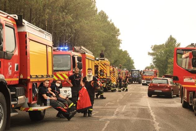 News Bilder des Tages RECORD DATE NOT STATED Fires in Gironde: Sainte-Hélène and Lacanau PHOTOPQR SUD OUEST Photo by Fabien Cottereau Sainte-Hélène Fires in Gironde: Sainte-Hélène and Lacanau Between Sainte-Hélène and Lacanau, along the D06 and D05, this is the epicenter of the firefighters’ battle to protect both towns. The A400 and Dash aircraft have dropped fire retardant over the area. Fires in southwestern France on July 25, 2026 Local Caption Sainte-Hélène, Gironde, France  Copyright: xPHOTOPQR SUDxOUEST MAXPPPxPhotoxFabienxCottereaux 20260725SDO1218 20260725SDO1218