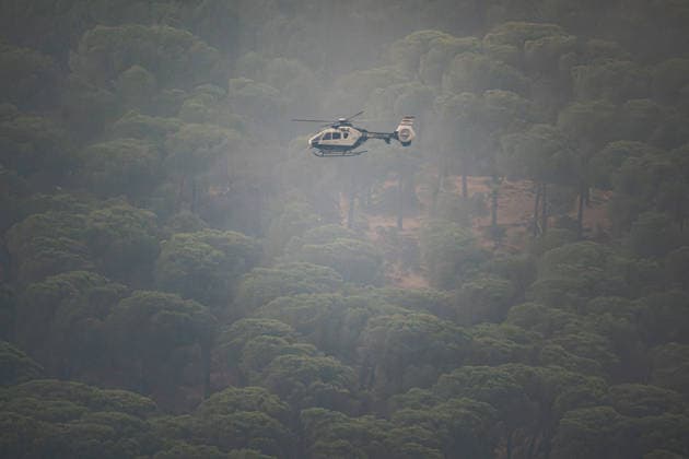 Evacuation of towns affected by the wildfires in Spain AVILA, SPAIN - JULY 25: Evacuation efforts continue in the towns affected by the wildfires as firefighters battle the blaze in La Adrada, Province of Avila, Spain, on July 25, 2026. Diego Radames Anadolu Avila Spain. Editorial use only. Please get in touch for any other usage.  Copyright: x2026xAnadoluxDiegoxRadamesx