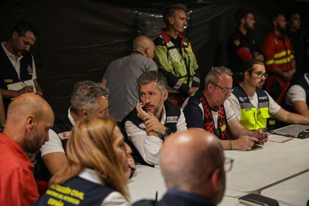 July 25, 2026, Navalcarnero, Spain: NAVALCARNERO, SPAIN Ã¢â‚¬ JULY 25, 2026: The first meeting of the CECOPI (Integrated Operational Coordination Centre) is held at the Advanced Command Post (PMA) in Navalcarnero, following the relocation of the command centre from Cenicientos due to the evolution of the Sierra Oeste wildfires affecting the Community of Madrid. The meeting brought together Spain s Government Delegate in the Madrid region, Francisco MartoÂ­n; Secretary General for Civil Protection and Emergencies Virginia Barcones Sanz; and representatives of the Military Emergency Unit (UME), Civil Protection, regional authorities, emergency services, law enforcement agencies, and technical experts to coordinate firefighting operations,  - ZUMAq101 20260725_zna_q101_266 Copyright: xEugenioxRodriguezxRigox