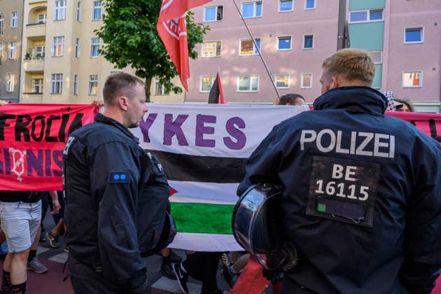 July 25, 2026, Berlin, Berlin, Germany: Police force escorts and provokes the demonstrators at the Internationalist Queer Pride on July 25 2026 in Berlin Germany. Thousands of people marched in Wedding district of Berlin to protest against queerophobia and for equallity, as well as against imperialism and the genocidal war of Israel in Gaza and the rest of the Palestinian Territories, in the annual Internationalist Queer Pride of 2026 in Berlin. Berlin Germany  - ZUMAk201 20260725_zip_k201_046 Copyright: xNikosxKanistrasx