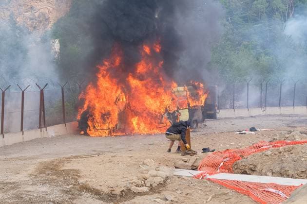 July 25, 2026, Chiomonte, Val Di Susa, Italy: CHIOMONTE, VAL DI SUSA, PIEDMONT, ITALY Ã¢â‚¬ JULY 25, 2026: Masked activists from the No TAV movement, which opposes the Turin-Lyon high-speed railway project, clash with security forces after storming the high-speed rail construction site in Chiomonte. Protesters threw rocks and firecrackers, setting fire to four vehicles belonging to the Carabinieri and Guardia di Finanza. Police responded with tear gas and water cannons, leaving more than 50 security personnel injured and forcing the closure of a section of the A32 Turin-Bardonecchia motorway. Chiomonte, Val Di Susa Italy  - ZUMAq101 20260725_zna_q101_270 Copyright: xLeonardoxGaravagliax