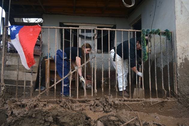 La Serena, July 25, 2026 Volunteers and residents of Islon are clearing debris and rebuilding the area affected by the flood Alejandro Pizarro Aton Chile, CHILE Aton 1175378  Copyright: AlejandroxPizarro AtonxChile