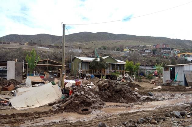 La Serena, July 25, 2026 Volunteers and residents of Islon are clearing debris and rebuilding the area affected by the flood Alejandro Pizarro Aton Chile, CHILE Aton 1175386  Copyright: AlejandroxPizarro AtonxChile