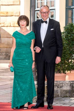 Friedrich Merz and his wife Charlotte Merz attend the concert of Beethovens 9. Symphonie to open the annual Bayreuth Festival 2026 (Richard-Wagner-Festspiele) at Bayreuth Festspielhaus on July 25, 2026 in Bayreuth, Germany 150th Bayreuther Wagner Festival Opening *** Friedrich Merz and his wife Charlotte Merz attend the concert featuring Beethoven s Ninth Symphony to open the 2026 Bayreuth Festival (Richard Wagner Festspiele) at the Bayreuth Festspielhaus on July 25, 2026, in Bayreuth, Germany—the 150th Bayreuth Wagner Festival Opening
