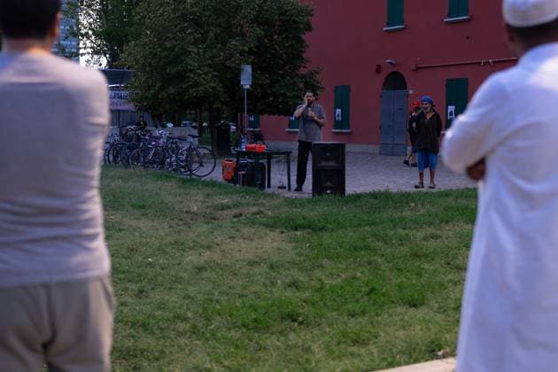 July 25, 2026, Bologna, IT: BOLOGNA, ITALY - JULY 25, 2026: Large crowds gather for a dinner and vigil in memory of Abderrahim Fakir at Pilastro Park, Bologna. The neighborhood event was organized by local grassroots committees together with Fakir s family, following days of citywide mobilization to commemorate the 42-year-old Moroccan man who died on July 19 during a police stop. JNA Press Bologna IT - ZUMAq101 20260725_zna_q101_348 Copyright: xThomasxCavagnax