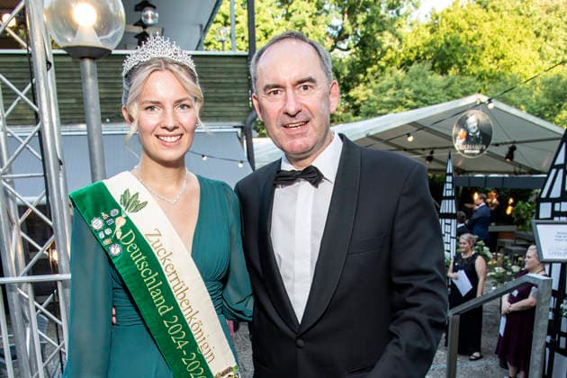 Ingrid Stigler und Hubert Aiwanger bei der Eroeffnung der Bayreuther Festspiele am 25.07.2026 im Festspielhaus in Bayreuth Ingrid Stigler and Hubert Aiwanger attend the concert of Beethovens 9. Symphonie to open the annual Bayreuth Festival 2026 (Richard-Wagner-Festspiele) at Bayreuth Festspielhaus on July 25, 2026 in Bayreuth, Germany Bayreuther Wagner Festspiele Eroeffnung Opening *** Ingrid Stigler and Hubert Aiwanger at the opening of the Bayreuth Festival on July 25, 2026, at the Festspielhaus in Bayreuth; Ingrid Stigler and Hubert Aiwanger attend the concert featuring Beethoven’s Ninth Symphony to open the annual Bayreuth Festival 2026 Richard Wagner Festival at the Bayreuth Festspielhaus on July 25, 2026, in Bayreuth, Germany; B 