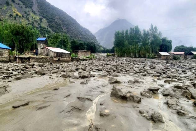 July 25, 2026, Peshawar, Peshawar, Pakistan: Flash Floods and Glacier Outburst Floods Cut Off Parts of Gilgit-Baltistan for Fourth Day...GILGIT, Pakistan Torrential rains, flash floods and glacial lake outburst floods (GLOFs) continued to isolate several parts of Pakistan s Gilgit-Baltistan region for a fourth consecutive day, with thousands of residents and tourists stranded as key roads remained blocked. Authorities said rapid glacier melting, driven by unusually high temperatures, caused widespread damage to highways, disrupted relief operations and cut access to remote valleys. Emergency teams are working around the clock to restore road links, while helicopter rescue operations have been ordered for inaccessible areas. The Pakistan Met - ZUMAa217 20260725_znp_a217_008 Copyright: xHussainxAlix