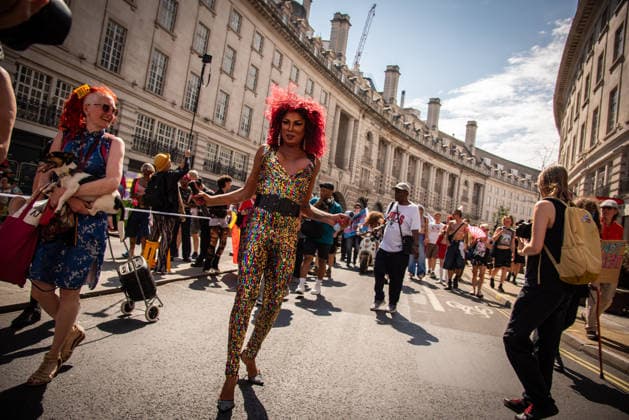 July 25, 2026, London, United Kingdom: A protestor entertains during the London Trans+ Pride 2026 Parade. New EHRC rules limiting single-sex spaces to biological sex created a bleak backdrop for this year s London Trans+ Pride march. London United Kingdom - ZUMAs197 20260725_aaa_s197_320 Copyright: xLoredanaxSangiulianox