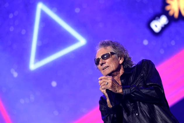 Saenger Mickey Thomas von der Band Starship bei Die 80er live 2026 auf Schalke - die groesste 80er Party der Welt in der Veltins Arena in Gelsenkirchen. Gelsenkirchen, 25.07.2026 NRW Deutschland *** Singer Mickey Thomas of the band Starship at Die 80er live 2026 at Schalke—the world s biggest 80s party—at the Veltins Arena in Gelsenkirchen, Gelsenkirchen, July 25, 2026, North Rhine-Westphalia, Germany Copyright: xChristophxHardtx