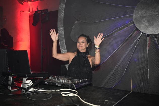 Gitta Saxx mit ihrem Projekt Saxx Beatz im Heizkessel bei der 16. Dresdner Schlössernacht 2026 an den Elbschlössern. Dresden, 25.07.2026 *** Gitta Saxx with her project Saxx Beatz at the Heizkessel during the 16th Dresden Castle Night 2026 at the Elbe Castles in Dresden, July 25, 2026 Copyright: xMatthiasxWehnertx